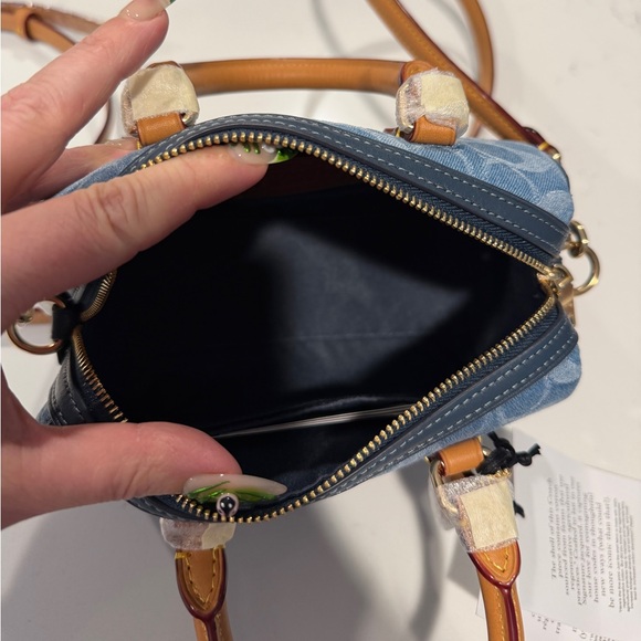 🦋New! Coach! - Picture 13 of 17